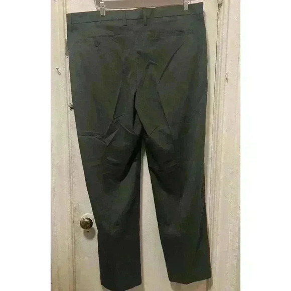 Men's Amazon Essentials Classic Fit Pants Olive NWT Size 42W X 34L - Picture 3 of 10